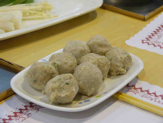 Small 'Meat' Balls with Spinach 虱目魚丸